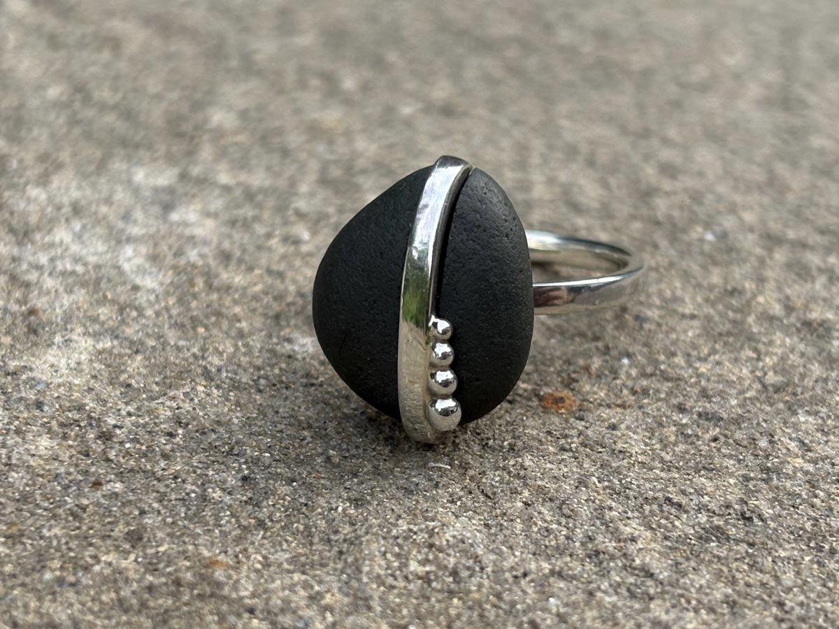Annelie – zierlicher Silberring mit Strandstein
